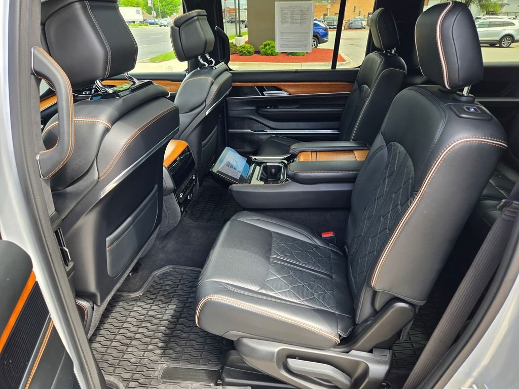 2024 Jeep Grand Wagoneer L Series III - Photo 29