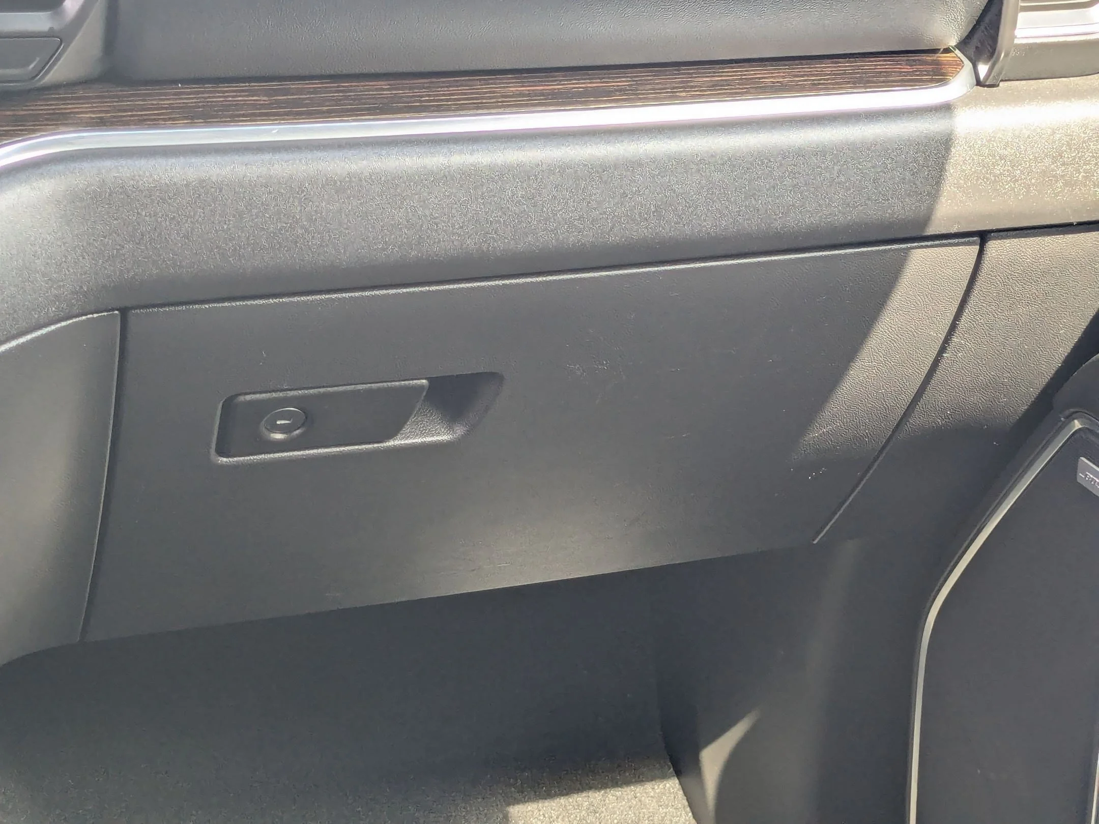Used 2024 Sterling Metallic GMC Elevation image 31