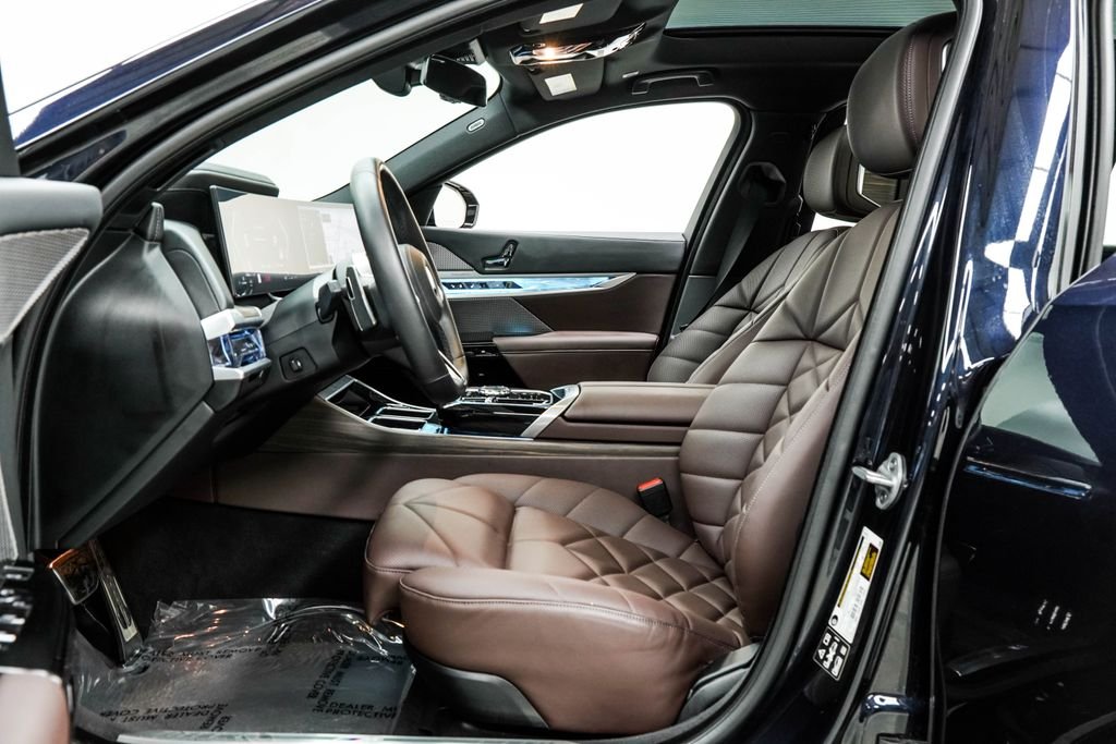 Used 2025 Black BMW 740i xDrive image 16