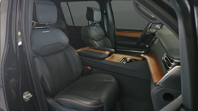 Used 2022 Diamond Black Crystal Pearlcoat Jeep Series II image 24