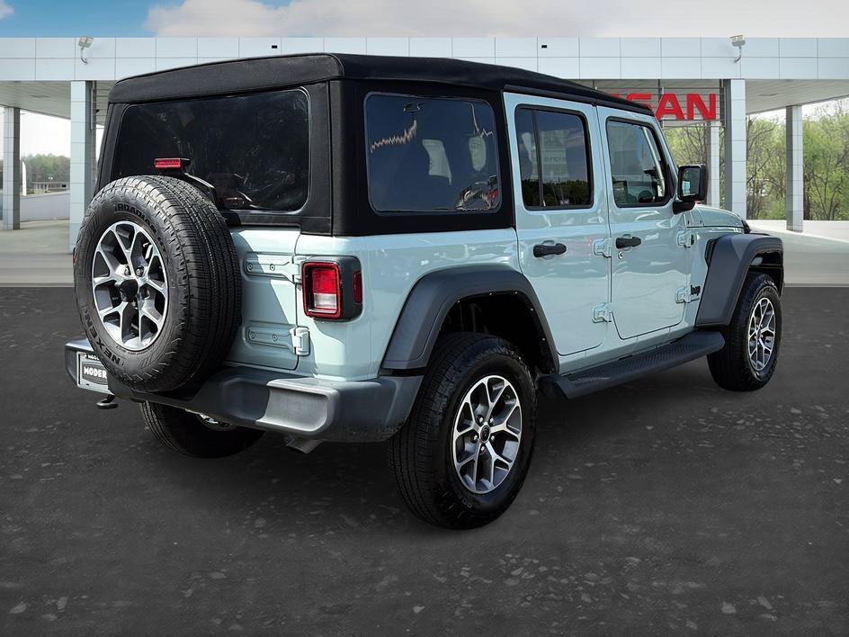 Used 2024 Earl Clearcoat Jeep Sport S image 5