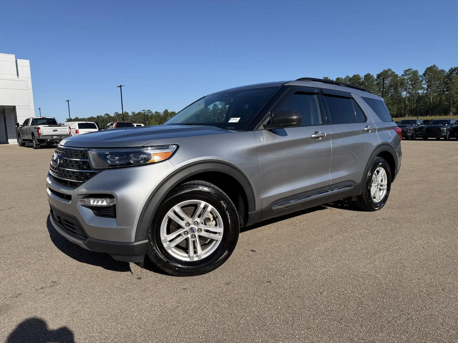 2024 Ford Explorer XLT RWD's photo