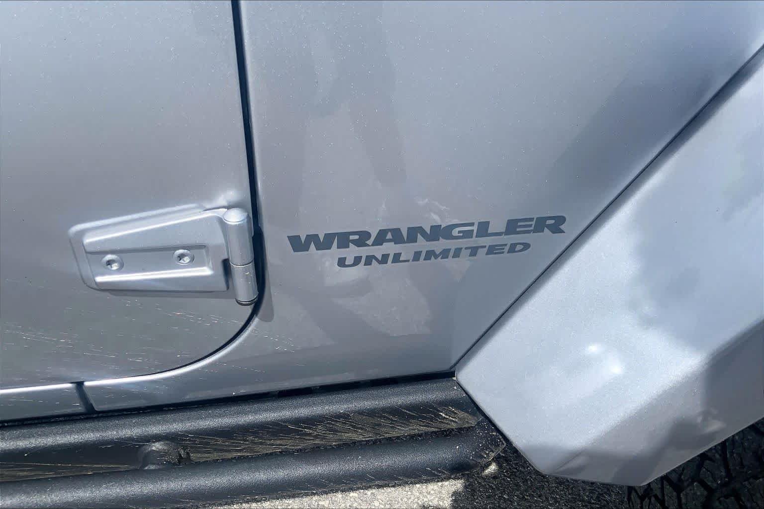 Used 2014 Billet Clearcoat Metallic Jeep Rubicon X image 30