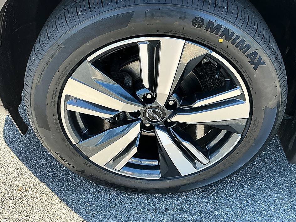 Used 2023 Gun Metallic Nissan SL image 10