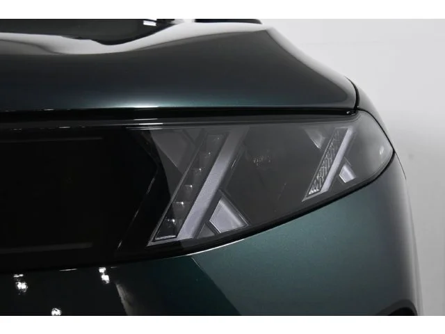 New 2027 Vancouver Green Metallic BMW 40 xDrive image 11