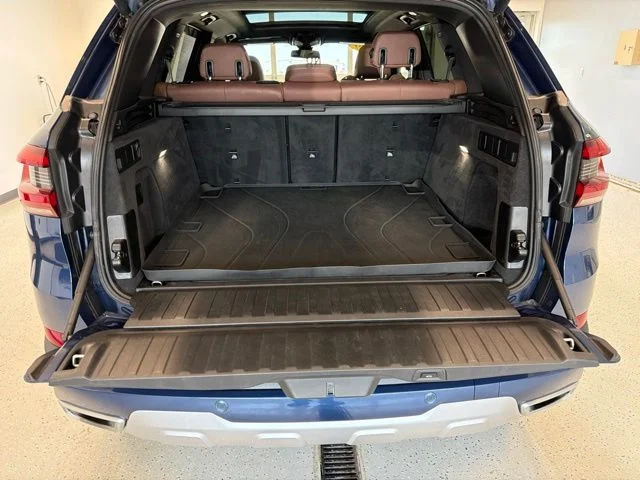 Used 2019 Blue BMW xDrive40i image 25