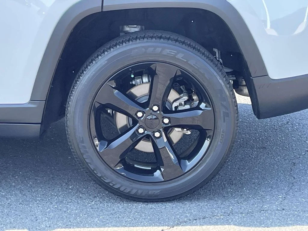Used 2024 White Jeep Altitude X image 13