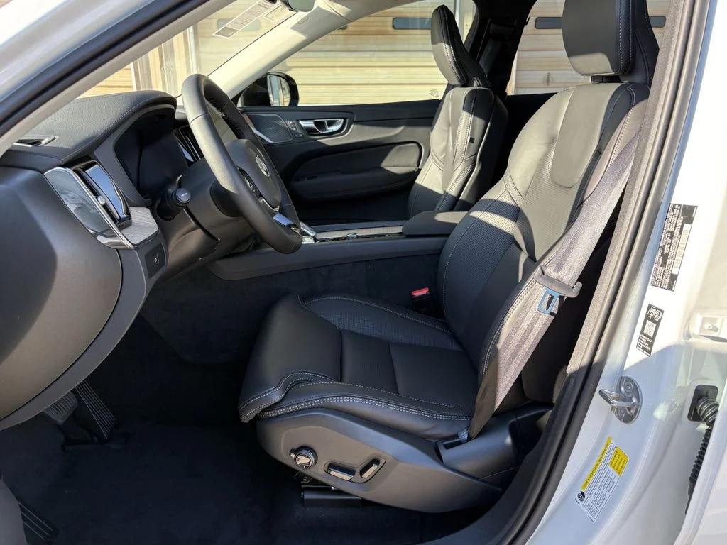 New 2026 Crystal White Volvo Ultra image 12