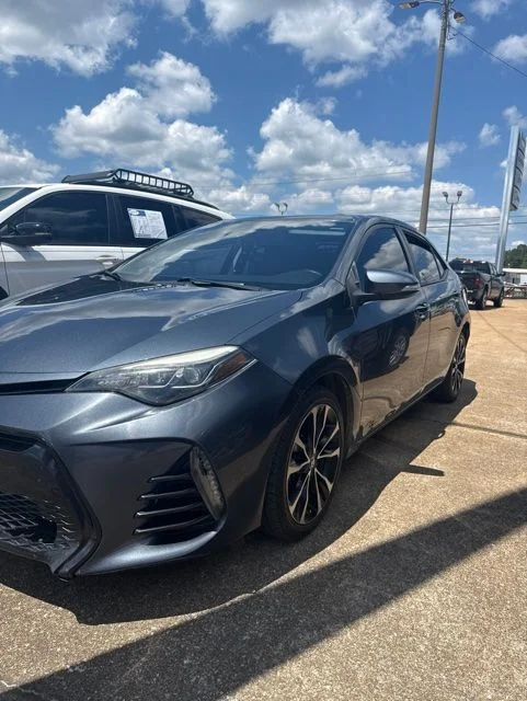 2018 Toyota Corolla XSE AT's photo