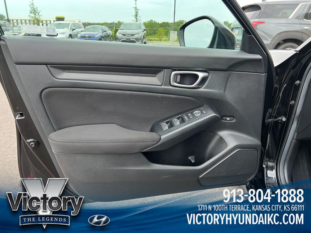Used 2025  Honda LX image 10