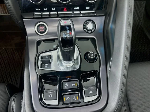 2024 Jaguar F-Type R75 - Photo 22