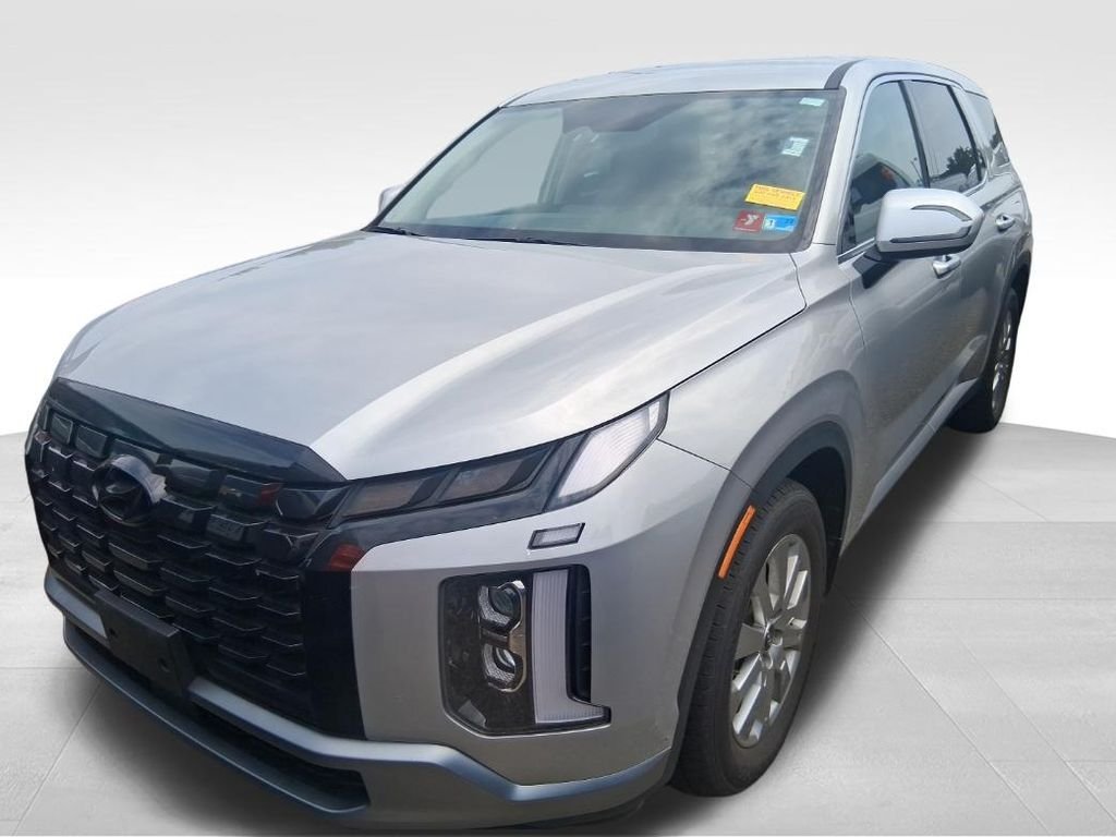 Used 2023 Silver Hyundai SE image 15