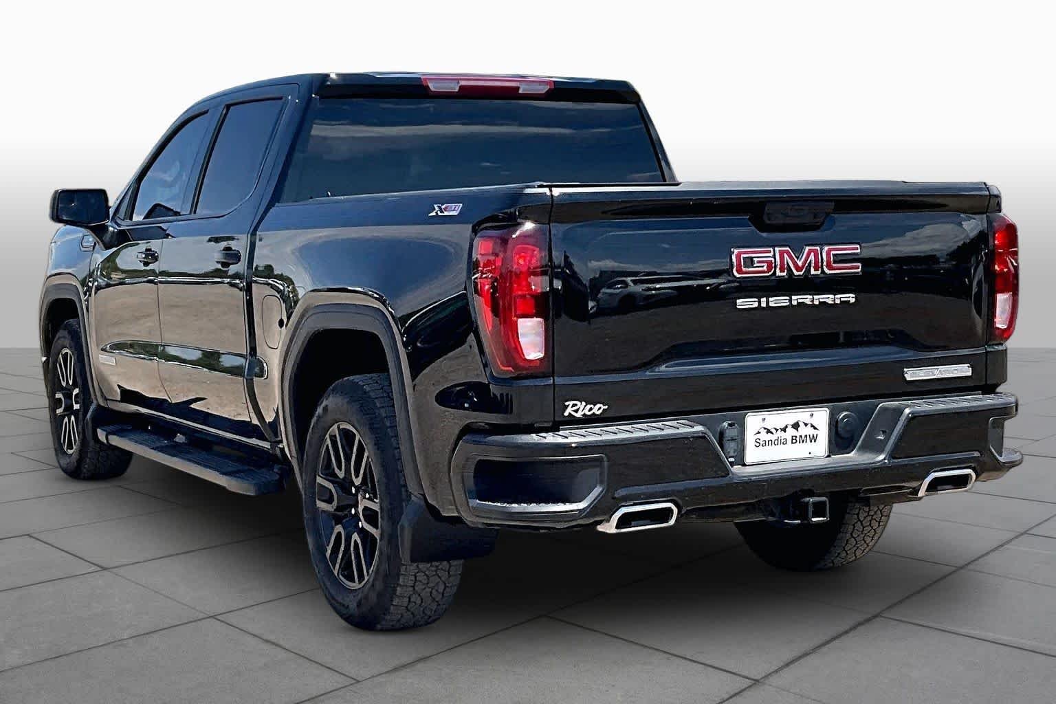 Used 2026 Onyx Black GMC Elevation image 9