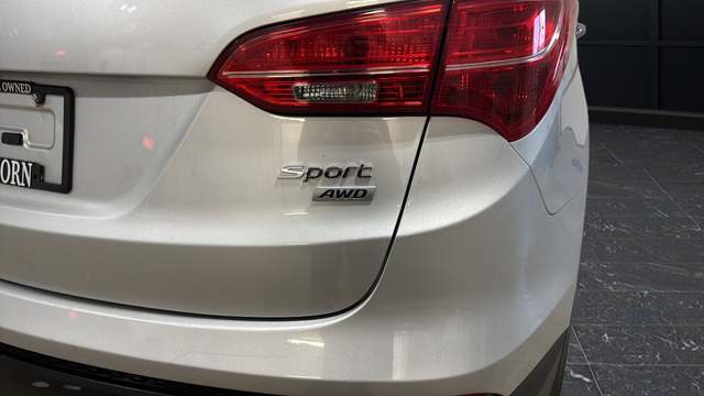 Used 2014 Moonstone Silver Hyundai Base image 32