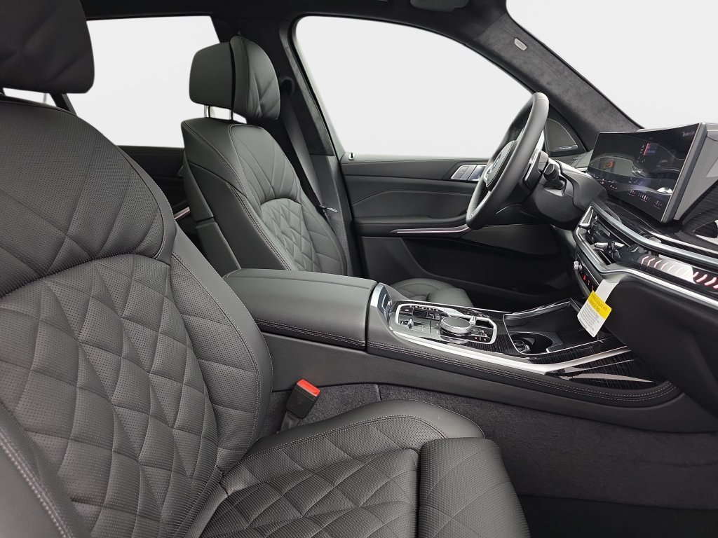 New 2027 Black Sapphire Metallic BMW xDrive40i image 9