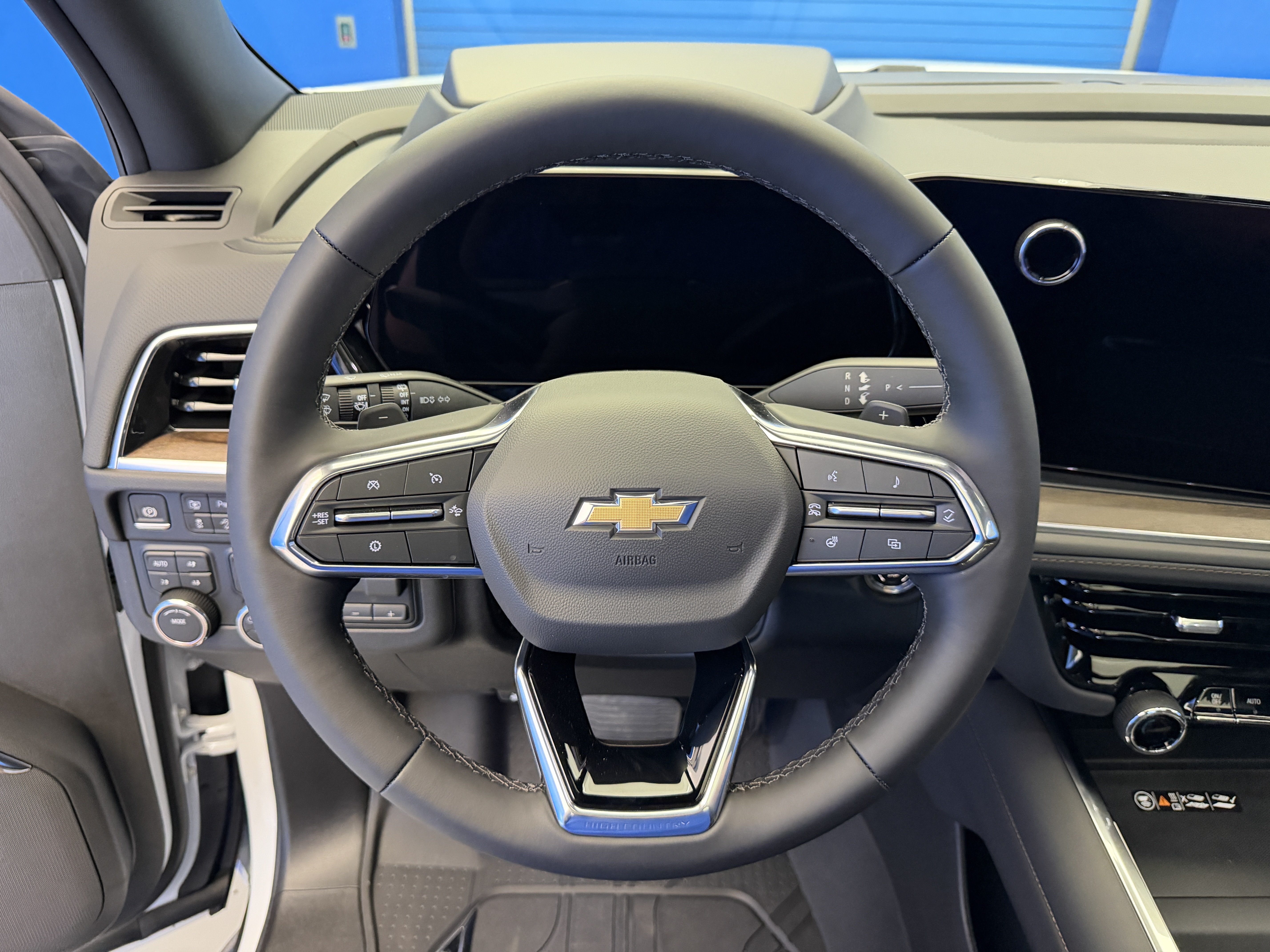 2026 Chevrolet Suburban High Country - Photo 17