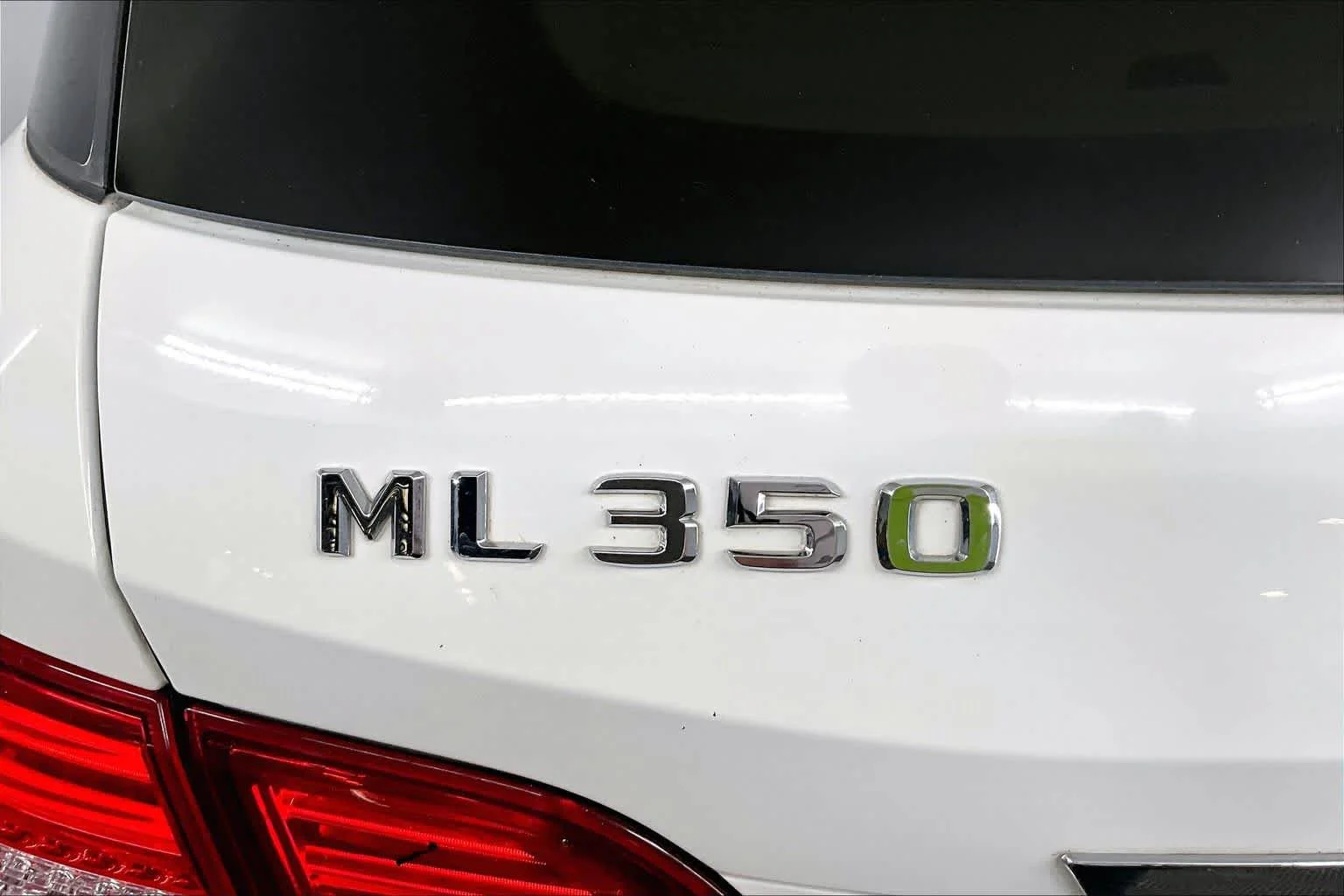 Used 2012 Arctic White Mercedes-Benz ML 350 image 10