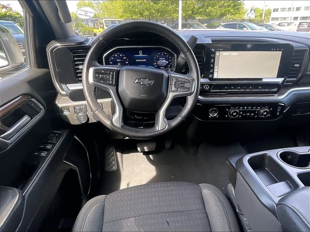 Used 2022 White Chevrolet RST image 17
