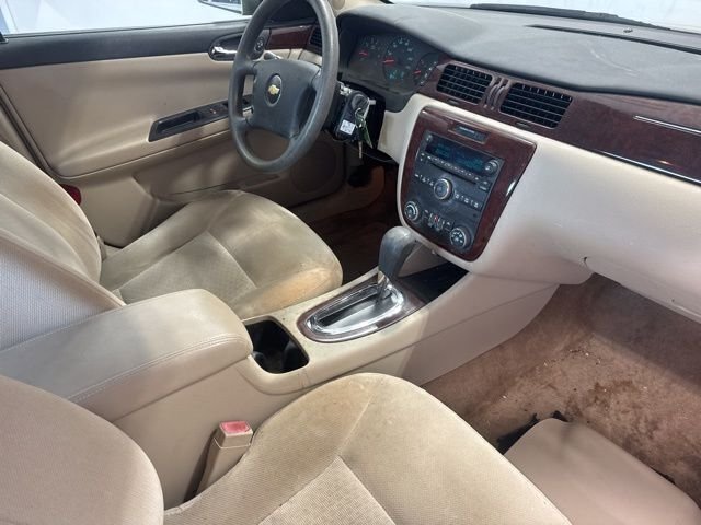 Used 2010 Gold Chevrolet LS image 23