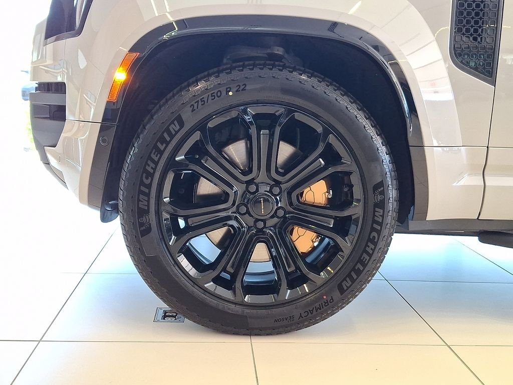 New 2026 Borasco Grey Land Rover OCTA image 4