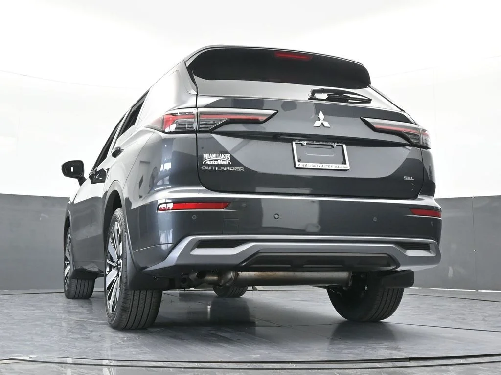 New 2026 Gray Mitsubishi SEL image 58