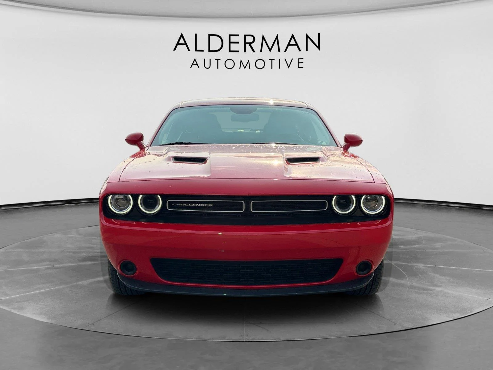 Used 2020 Torred Clearcoat Dodge SXT image 8