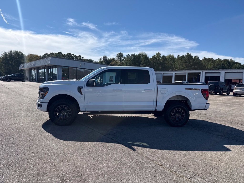 New 2026 Oxford White Ford Tremor® image 5