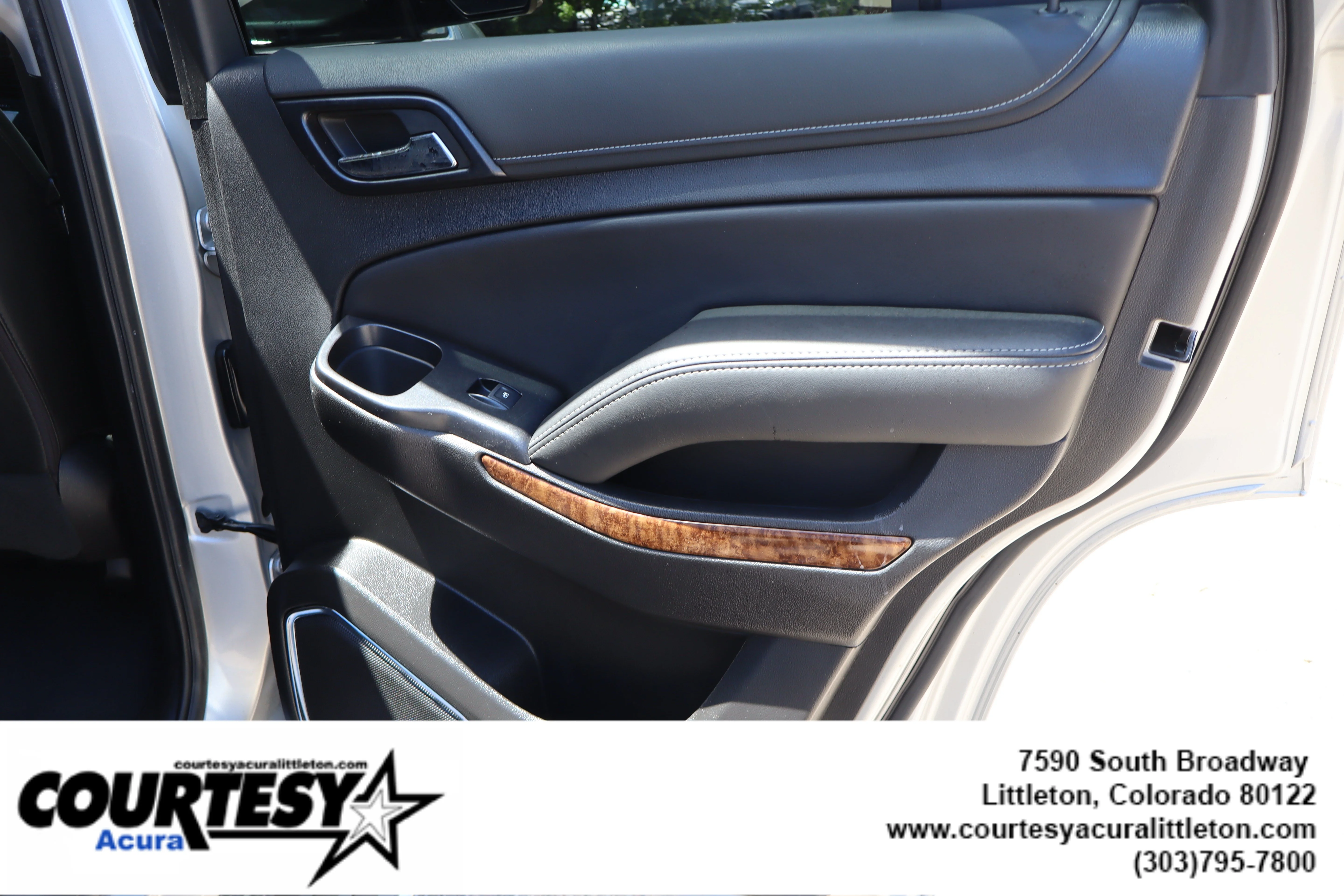 Used 2019 Silver Ice Metallic Chevrolet Premier image 32