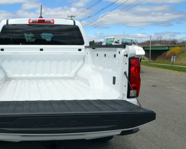 2024 Chevrolet Colorado LT - Photo 8
