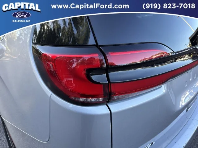 Used 2024 Silver Chrysler Touring L image 15