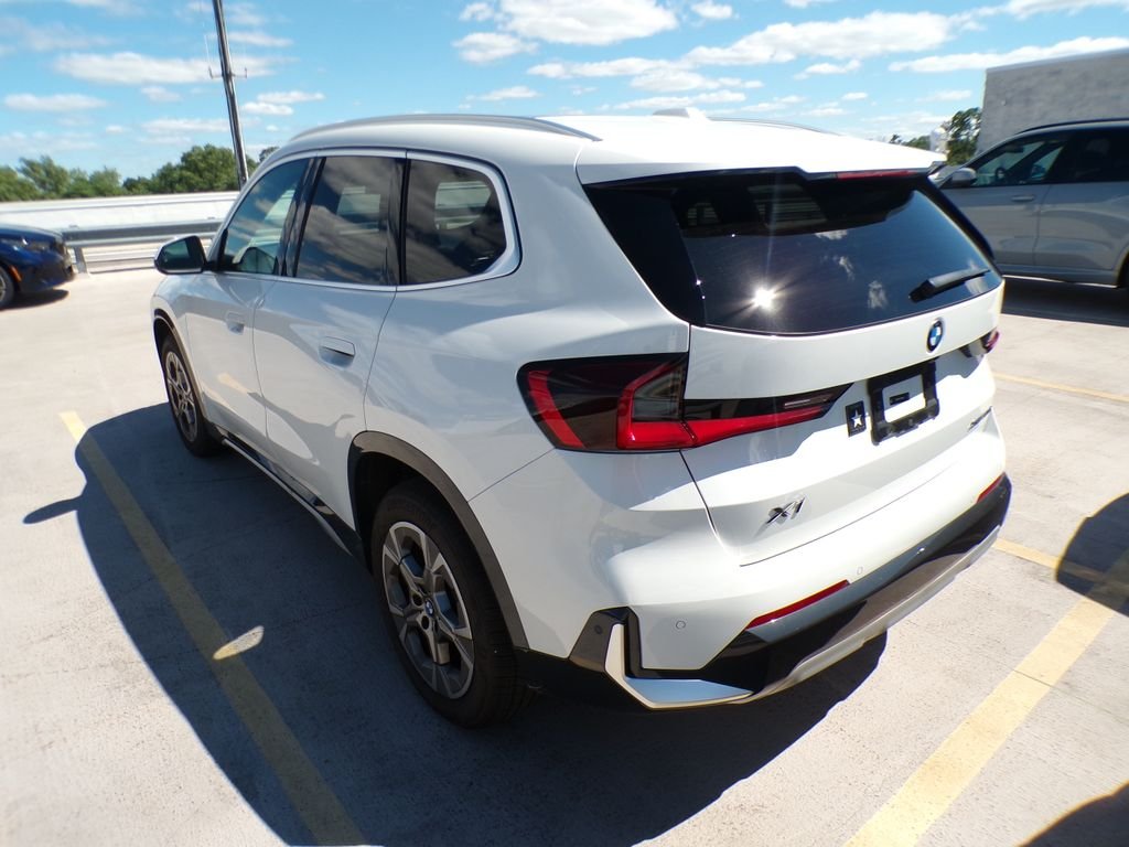 Certified Used 2026 Alpine White BMW xDrive28i image 3