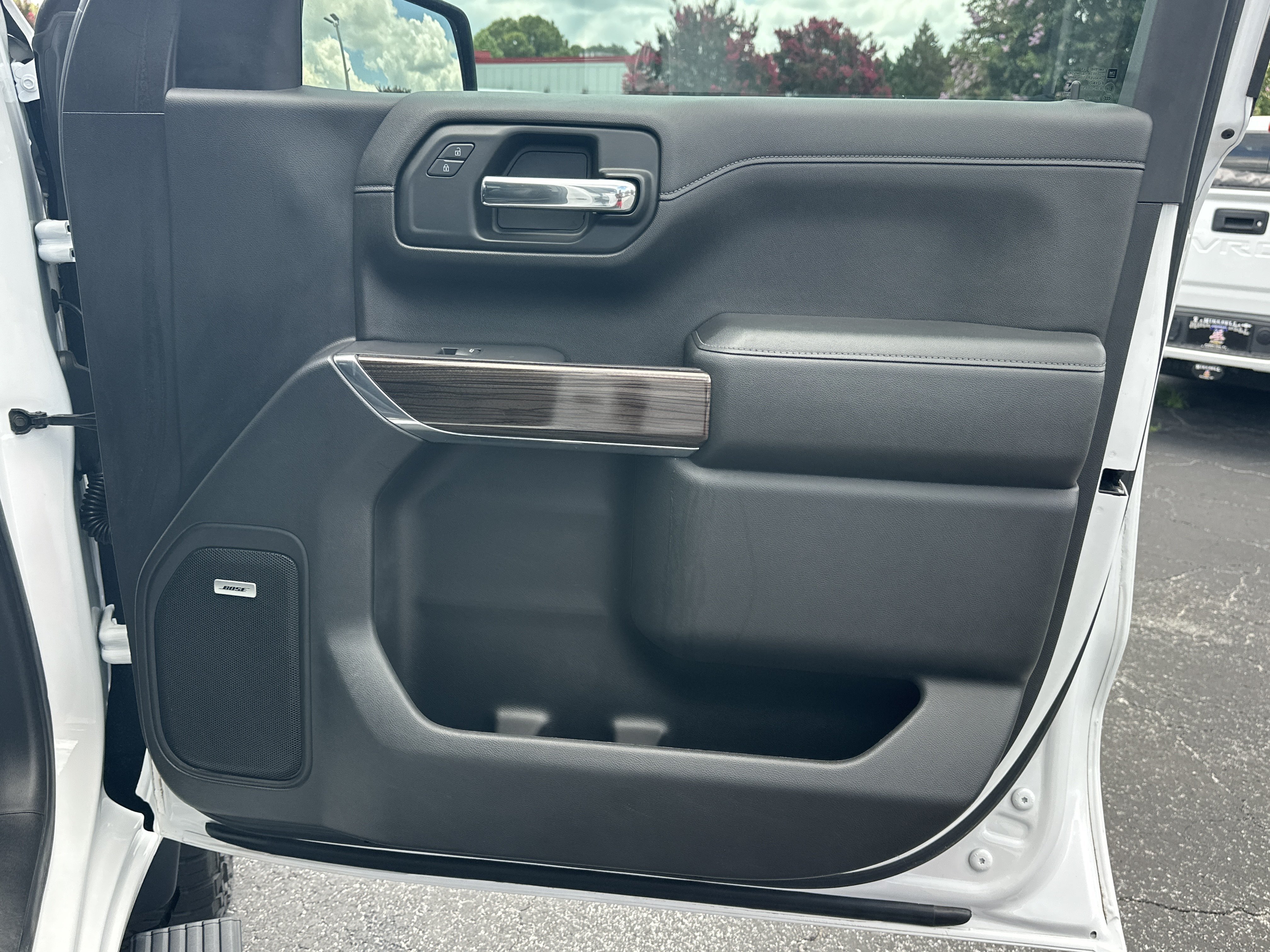 Used 2019 SUMMIT WHITE Chevrolet RST image 14