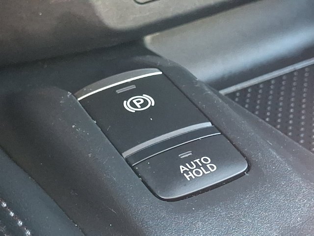 Used 2020 Black Nissan SL image 22