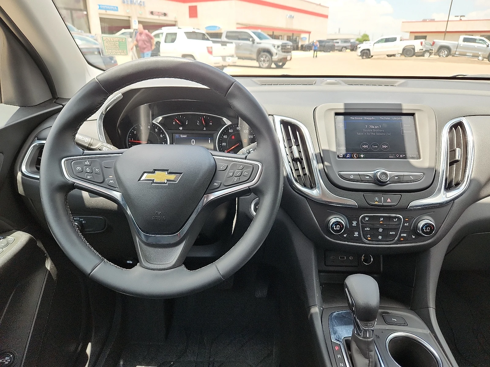 2024 Chevrolet Equinox LT - Photo 11
