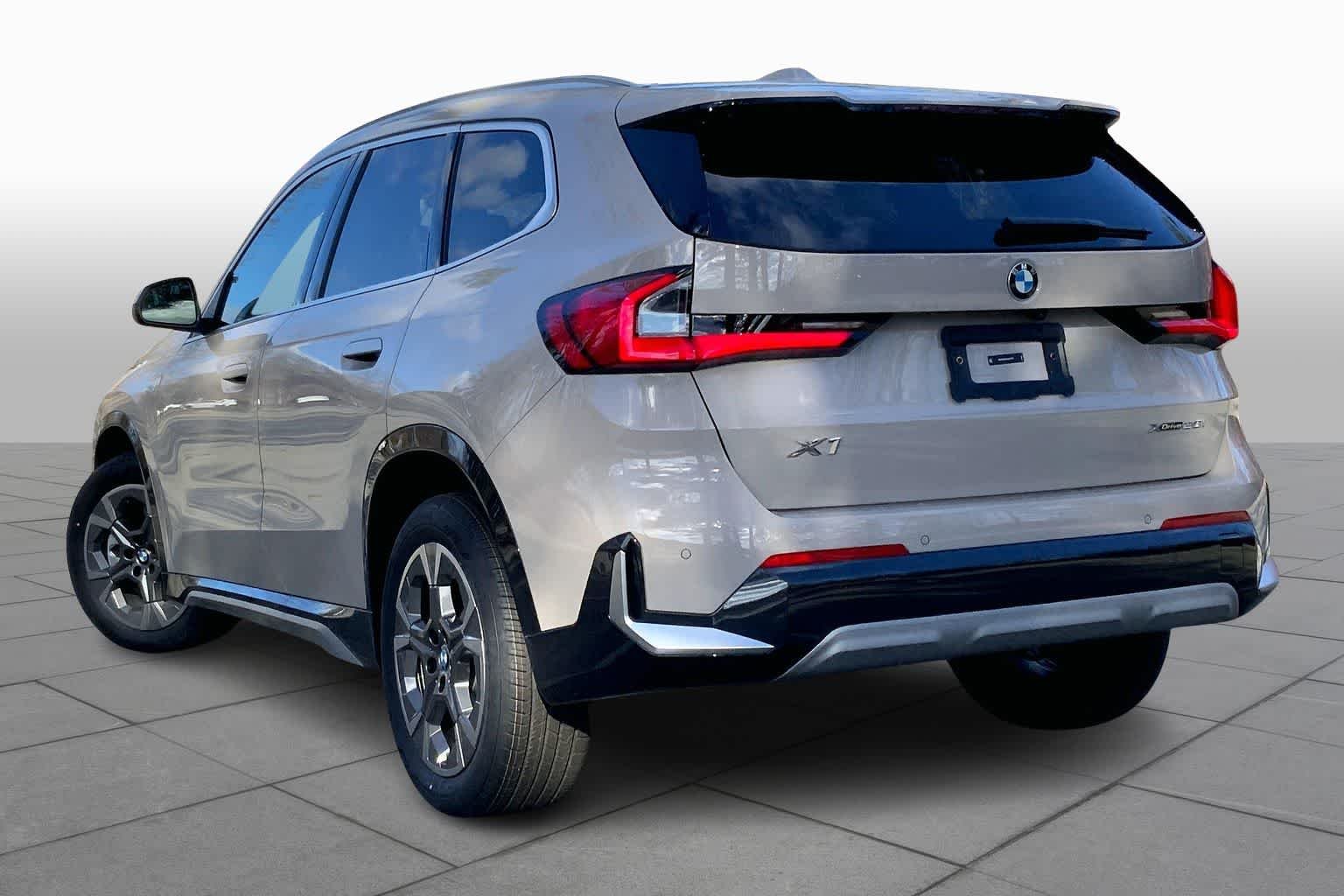 Used 2026 Dune Grey Metallic BMW xDrive28i image 12