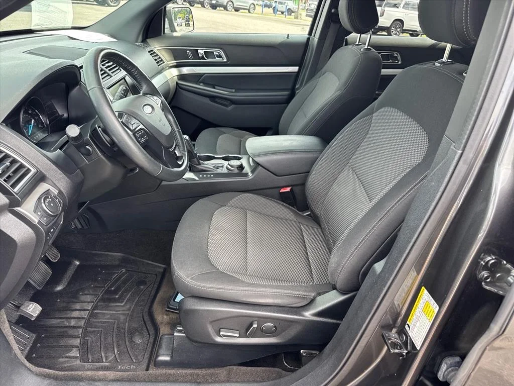 Used 2017 Magnetic J7 Ford XLT image 9