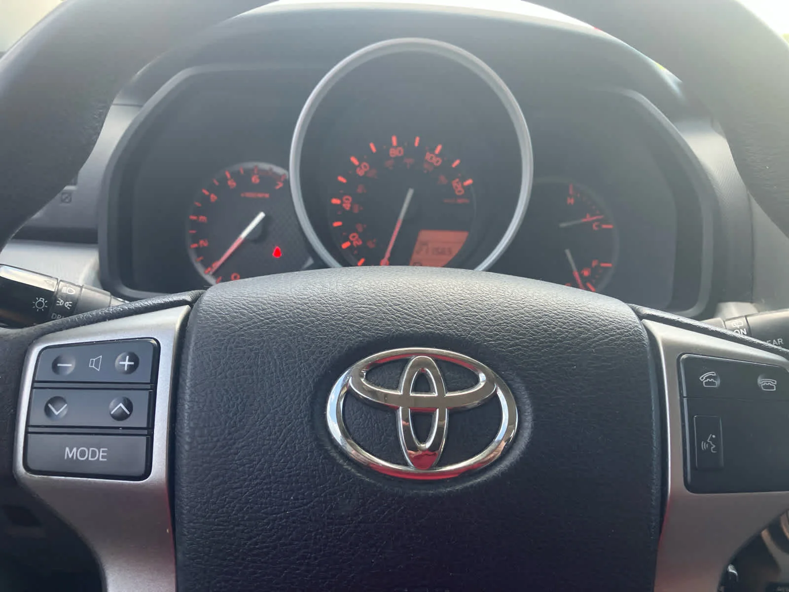 Used 2013 Blizzard Pearl Metallic Toyota SR5 image 16