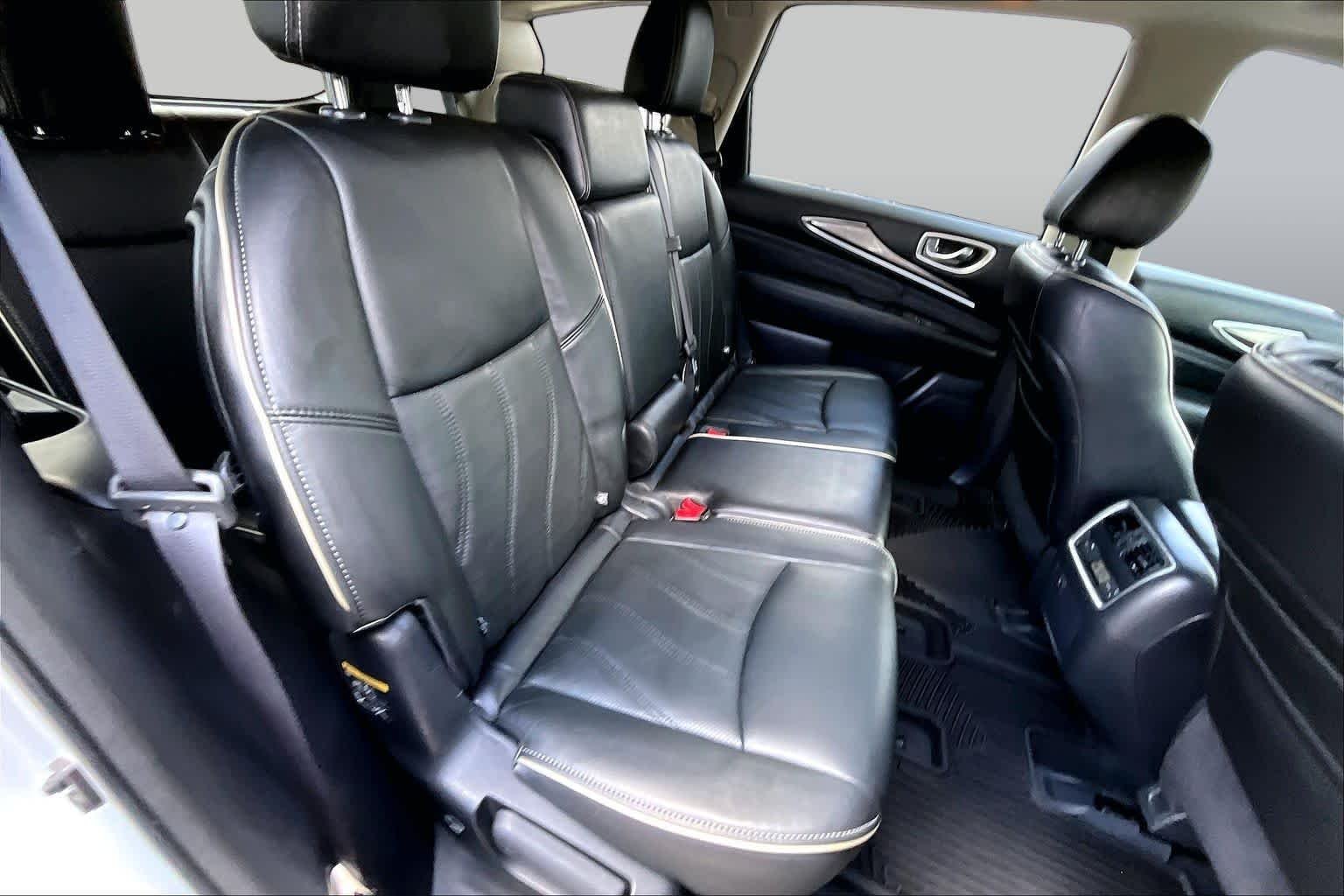 Used 2017 Liquid Platinum INFINITI  image 20