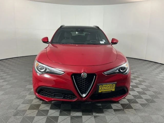 Used 2023  Alfa Romeo Ti image 2