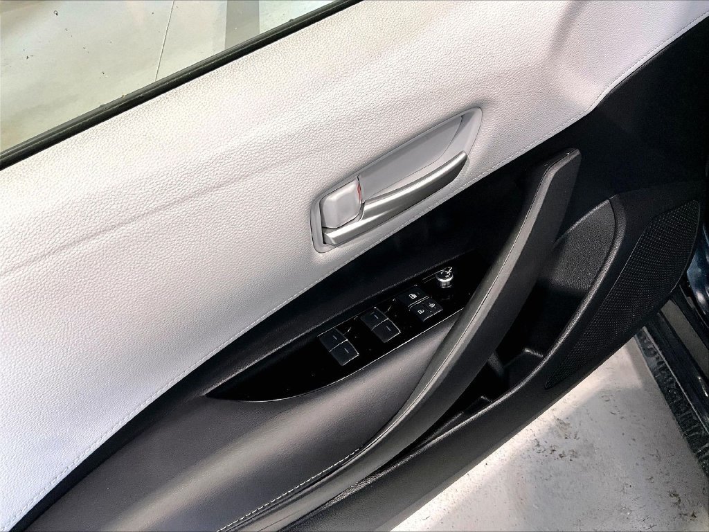 Used 2019 Blue Toyota SE image 10