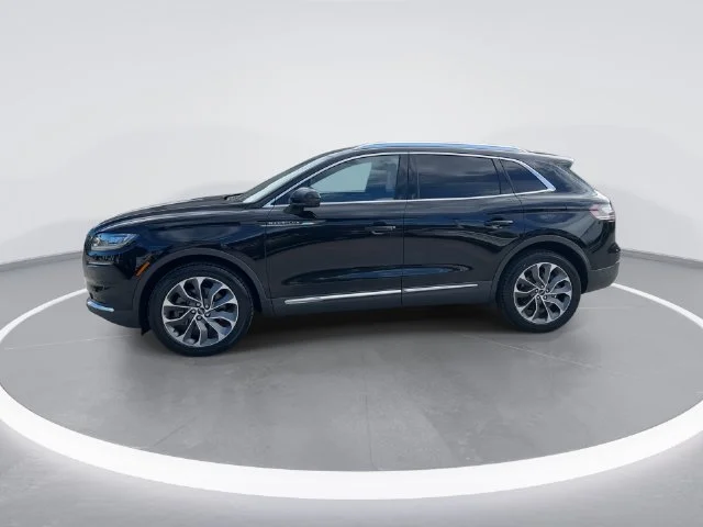 Used 2023 Black Lincoln Reserve image 4
