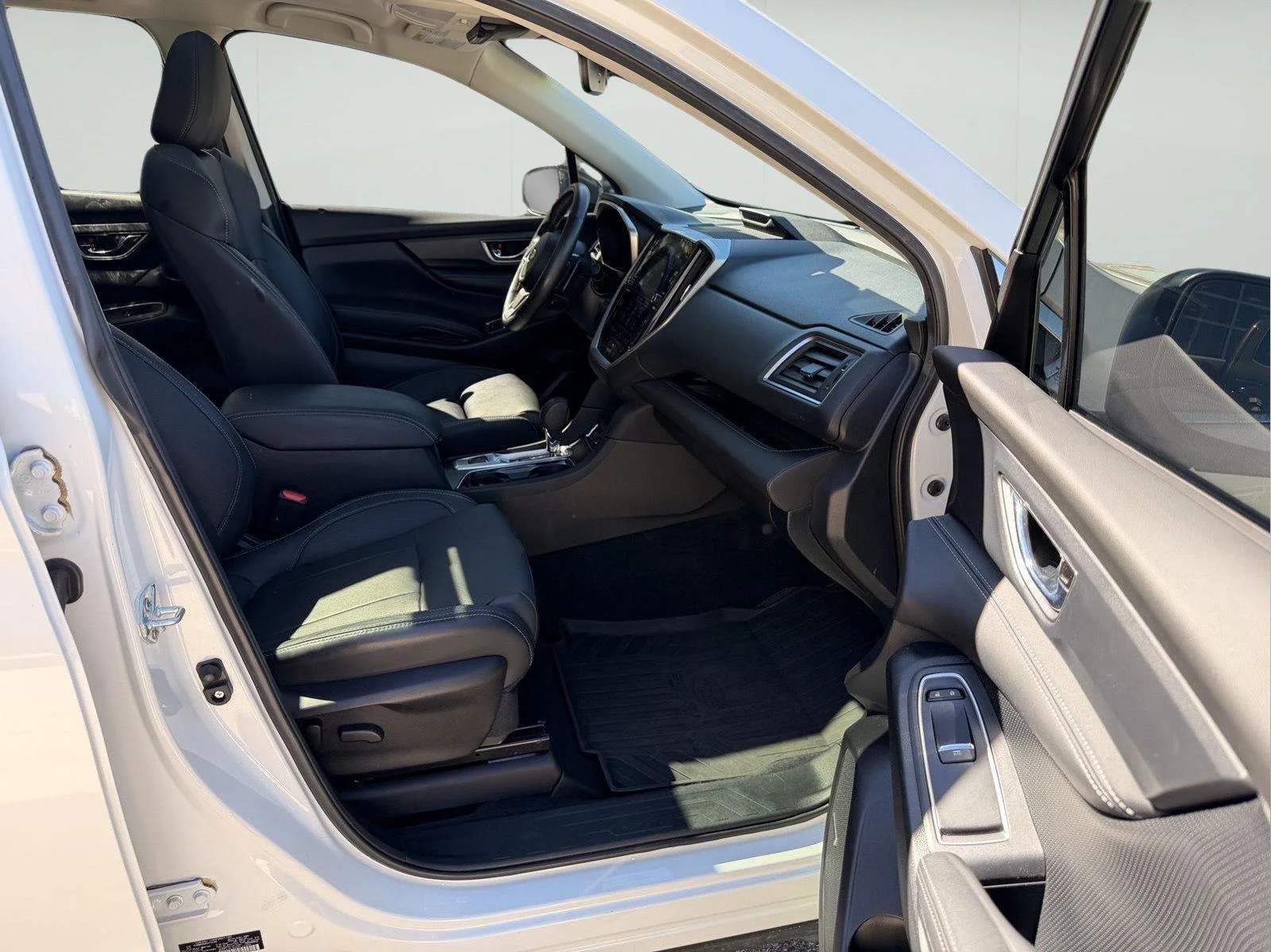 Used 2024 Crystal White Pearl Subaru Limited image 15