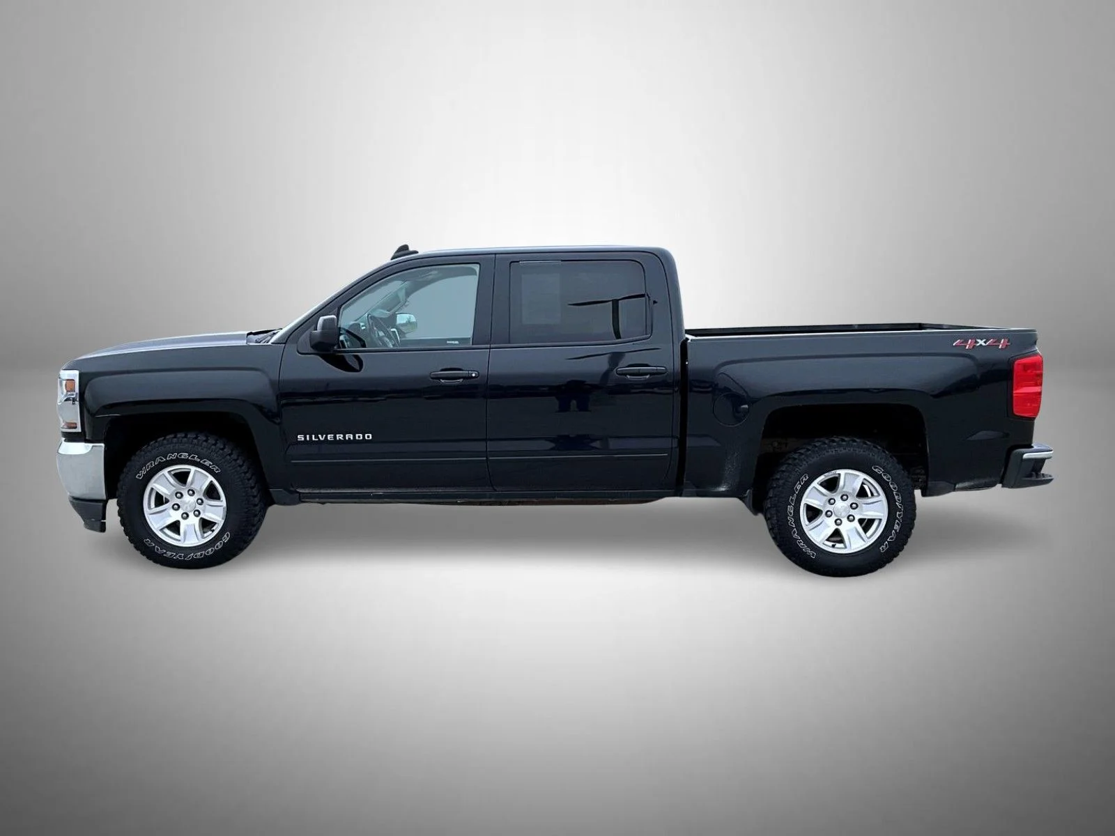 Used 2018 Black Chevrolet LT image 8