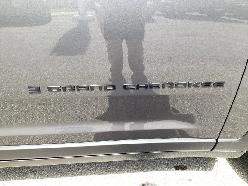 New 2026 Baltic Gray Metallic Clear-Coat Exterior Paint Jeep Altitude image 10