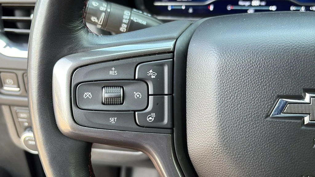 Used 2022  Chevrolet RST image 13