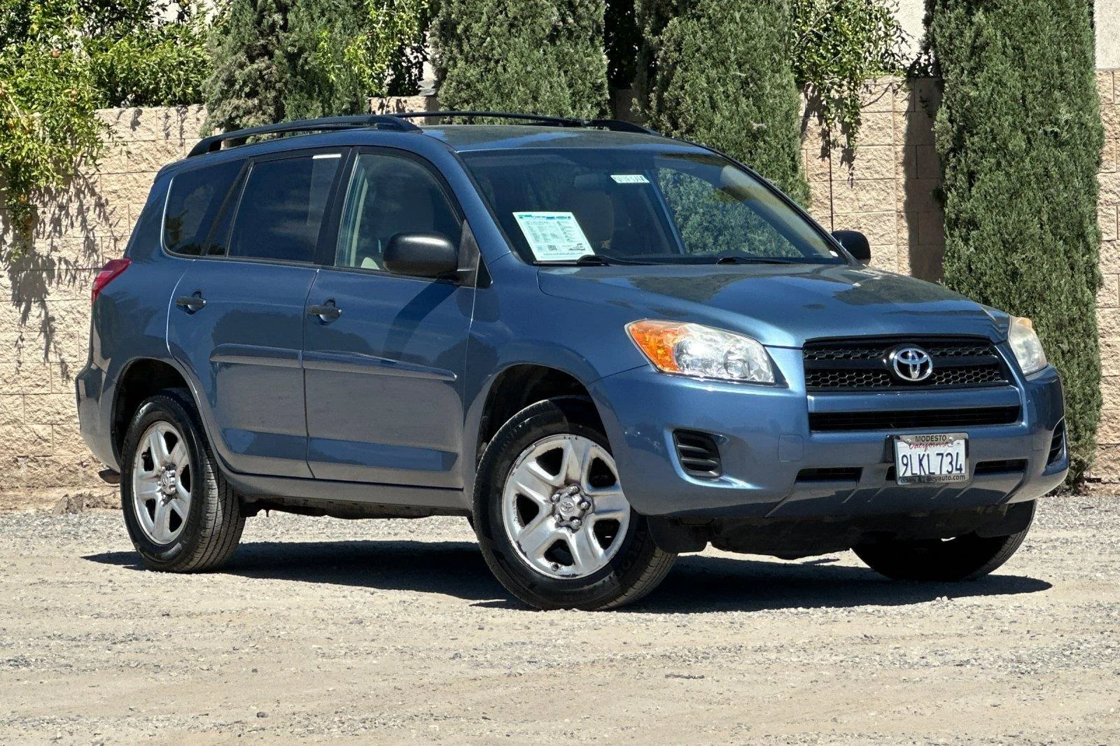 Used 2011 Pacific Blue Metallic Toyota Base image 1