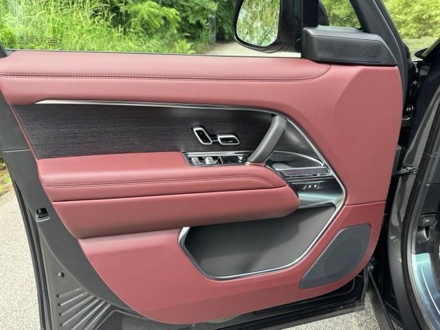 New 2026 Carpathian Grey LAND ROVER SE image 8