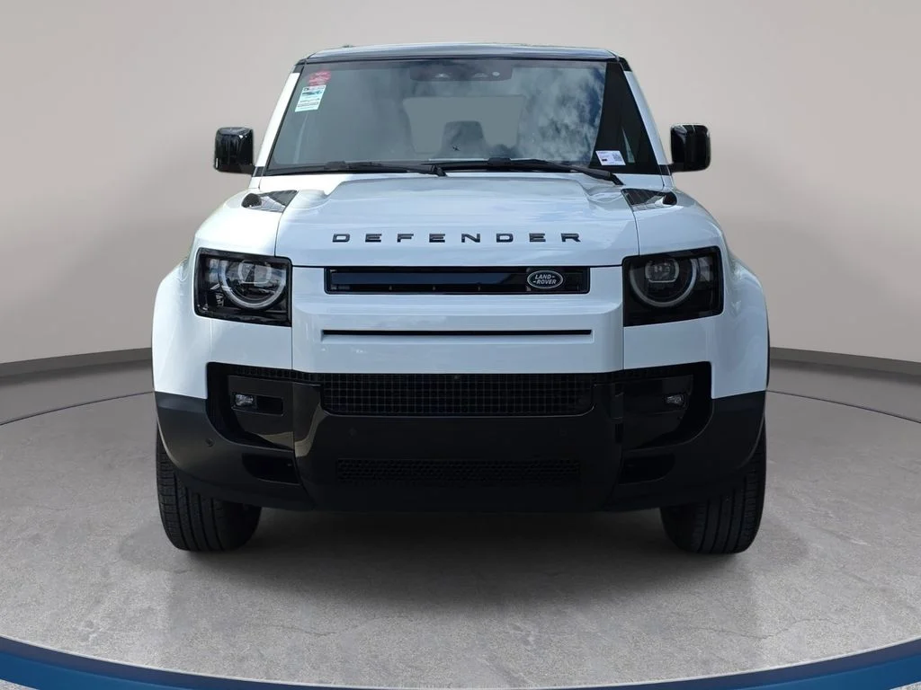 New 2026 Fuji White LAND ROVER S image 5
