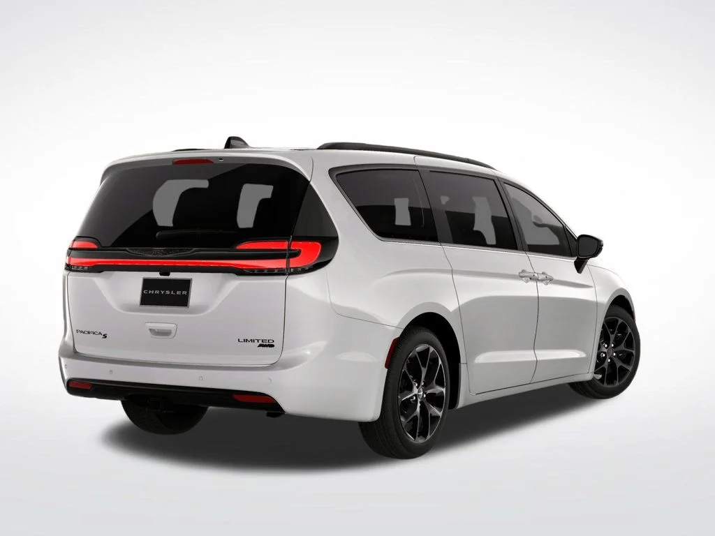 Used 2026 White Chrysler Limited image 3