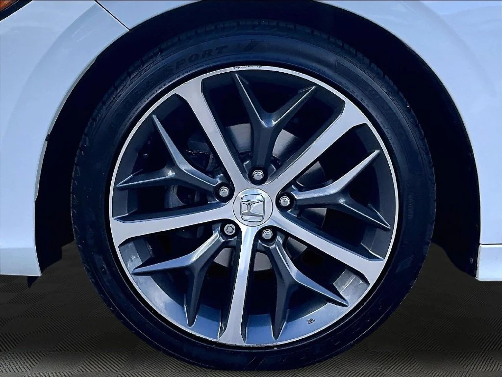 Used 2022 White Honda Touring image 7